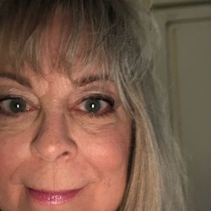 Meet your Posher, Paula